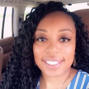 Meet your Posher, Angela